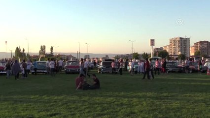Klasik Otomobil Tutkunları Buluştu
