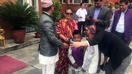 अशोक दर्जीले प्रधानमन्त्री के पि ओलि लाइ सुनाए मन बिनाको धन/Dj Rupak/ Tanka buddhathoki