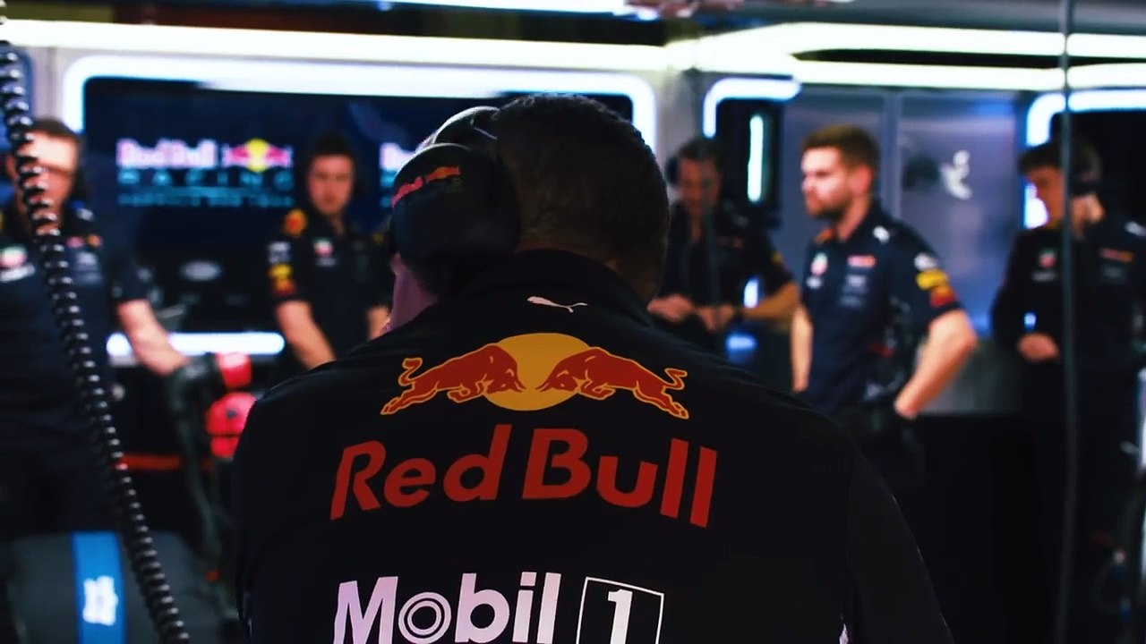 Why Has Daniel Ricciardo Moved To Renault For 2019?