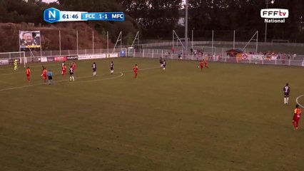 centre suivi d'une tète non cadrée
