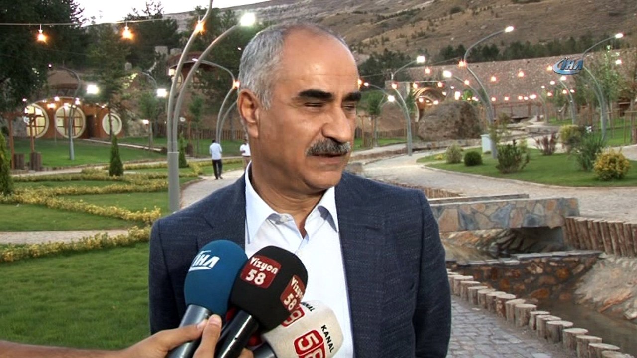 Sivas'ta 'Hobbit' tatil köyü ilgi çekiyor