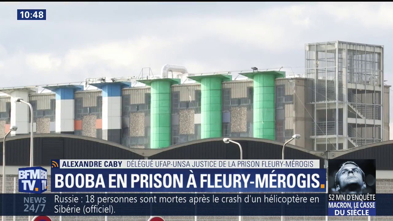 Le rappeur Booba incarcéré à Fleury-Mérogis "seul en cellule" dans un "quartier isolé"