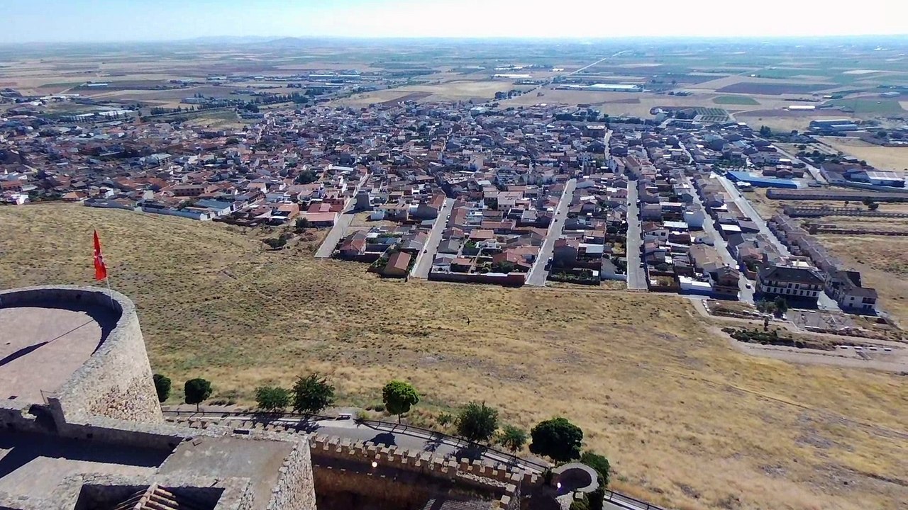 PUEBLOS CON ENCANTO     CONSUEGRA  molinos y castillo    parrot bebop2