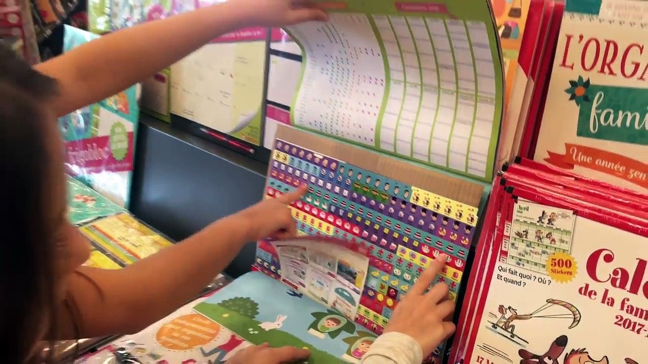 CHASSE aux FOURNITURES scolaires 2017 !  Back to school pour Lévanah, Oriane et Elina ! ✏