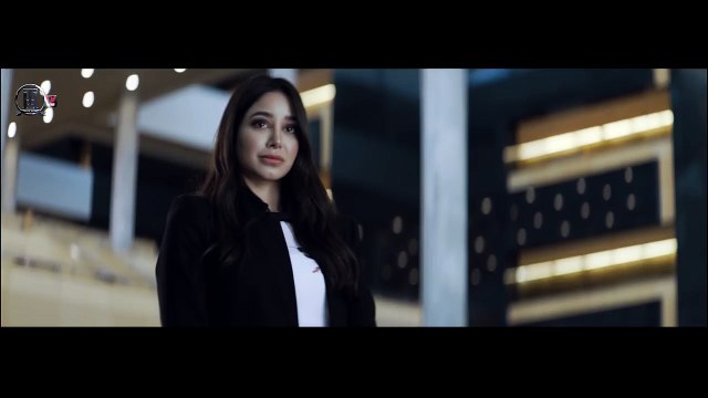 مشاهد أسيل عمران في كليب تامر حسني تثير ضحة