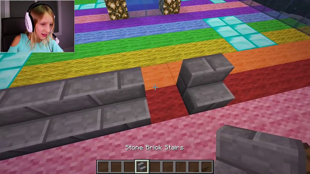 Building a House for a Friend   Minecraft (2)