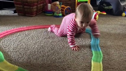 Τα πιο αστεία βίντεο με μωρά αλλά... ανάποδα