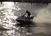 Police Pursuit of Jet Skis Captured From Thames Boat