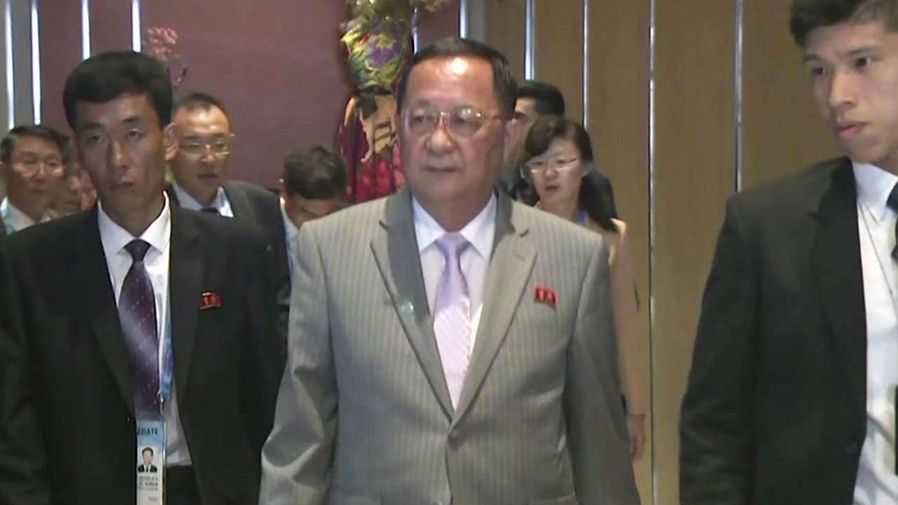 北 리용호 "북미 정상성명 동시·단계적 이행...우리만 먼저 움직이지 않아" / YTN