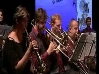 Brass Band Willebroek - Intrada "Ein feste Burg" [Ray Farr]