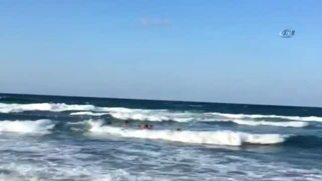 İbb Cankurtaranları Şile'de Boğulma Tehlikesi Geçiren Vatandaşları Böyle Kurtardı