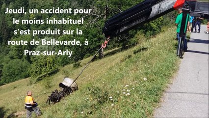 Praz-sur-Arly : le tracteur fou a été extrait du champ où il était tombé