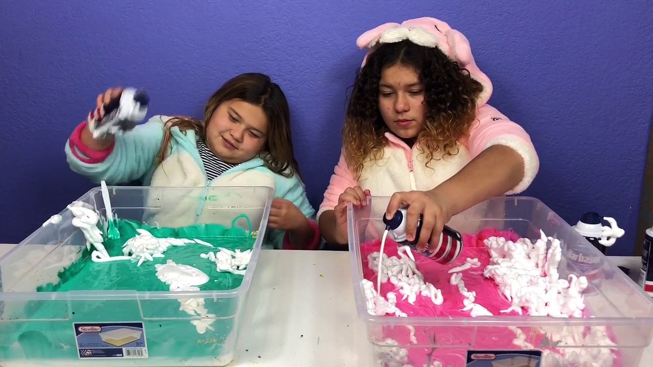 1 GALLON OF SUPER FLUFFY SLIME VS 1 GALLON OF SUPER FLUFFY SLIME MAKING GIANT FLUFFY SLIME