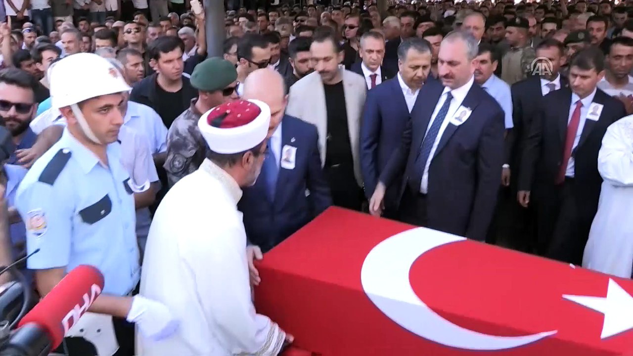 Şehit Özel Harekat Polisi Yılmaz, son yolculuğuna uğurlandı - GAZİANTEP