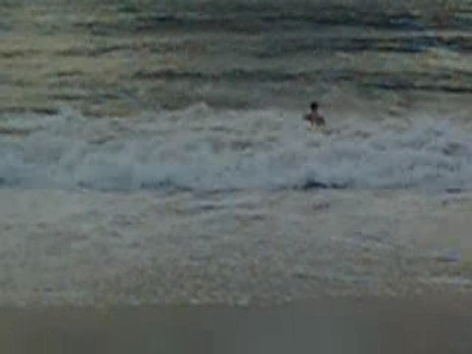 [Pierre ROGER] avec des potes dans les vagues ! en Australie