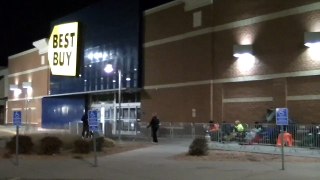 Large crowd lines up outside Best Buy in Twin Cities, MN for Black Friday shopping