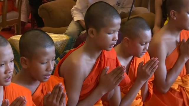 태국 동굴 소년들, 승려 체험 마치고 복귀 / YTN