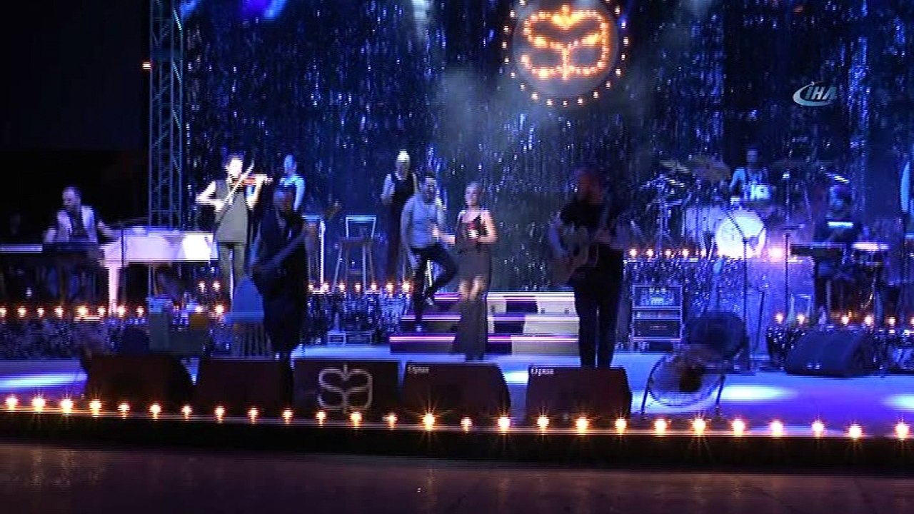 Sıla konserinde adım atacak yer kalmadı