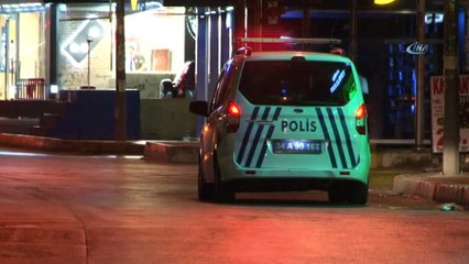 Kadına laf attığı iddiasıyla darp edilen şahıs kafeyi yakmaya çalıştı