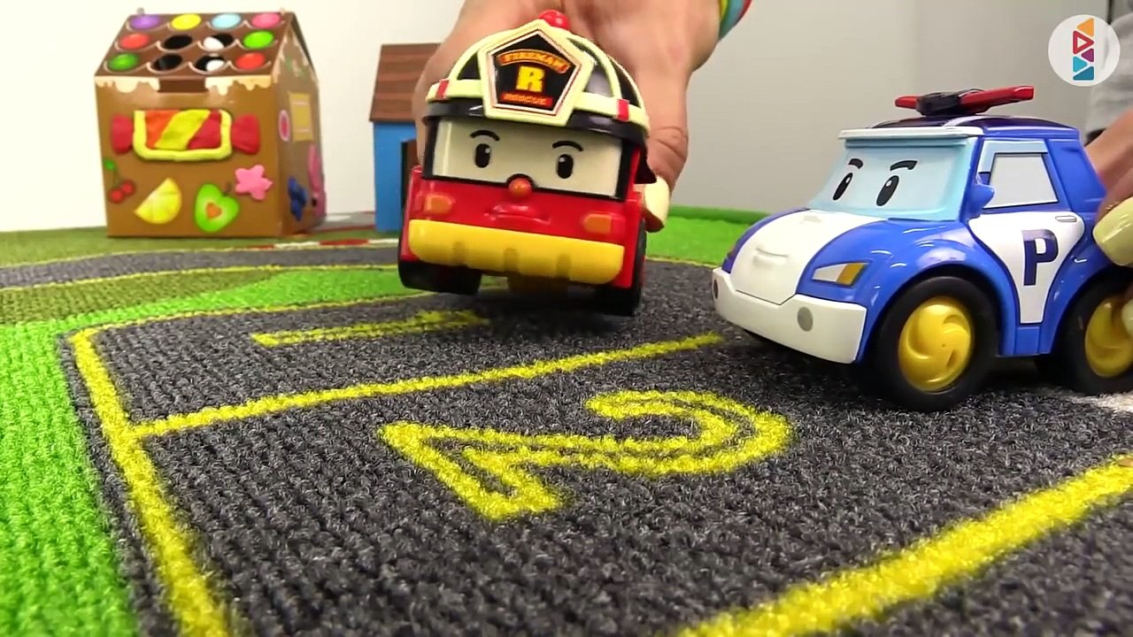 Car stories. Robocar Poli helps an SUV.