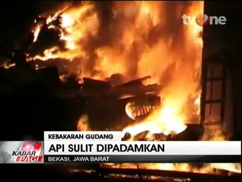 Gudang Limbah Plastik Terbakar, Kerugian Ditaksir Miliaran Rupiah