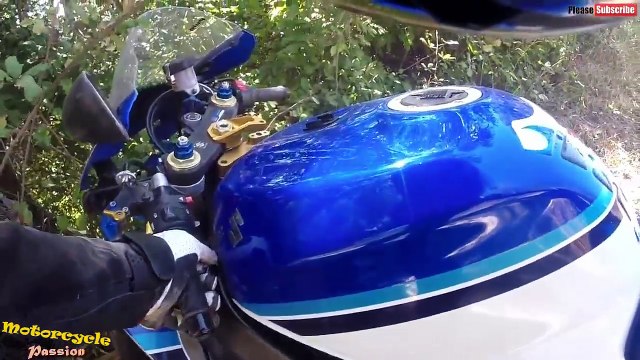 Shocking Moment a Motorcycle Crashes & Scary Motorcycle Accidents 2016 & MOTO FAILS