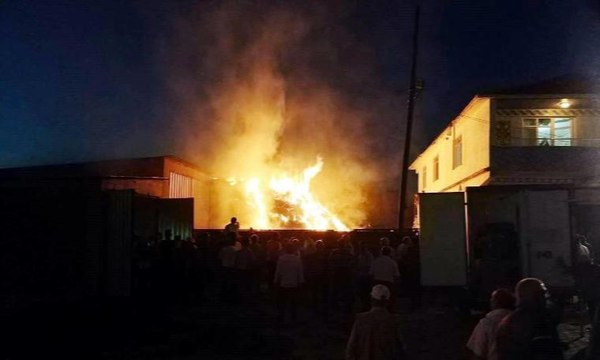 Düğünde atılan havai fişekler yangın çıkardı