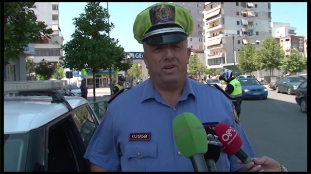 FLUKSI I QARKULLIMIT TE AUTOMJETEVE, POLICIA RRUGORE KONTROLLE TE RREPTA NE TE GJITHE VENDIN LAJM