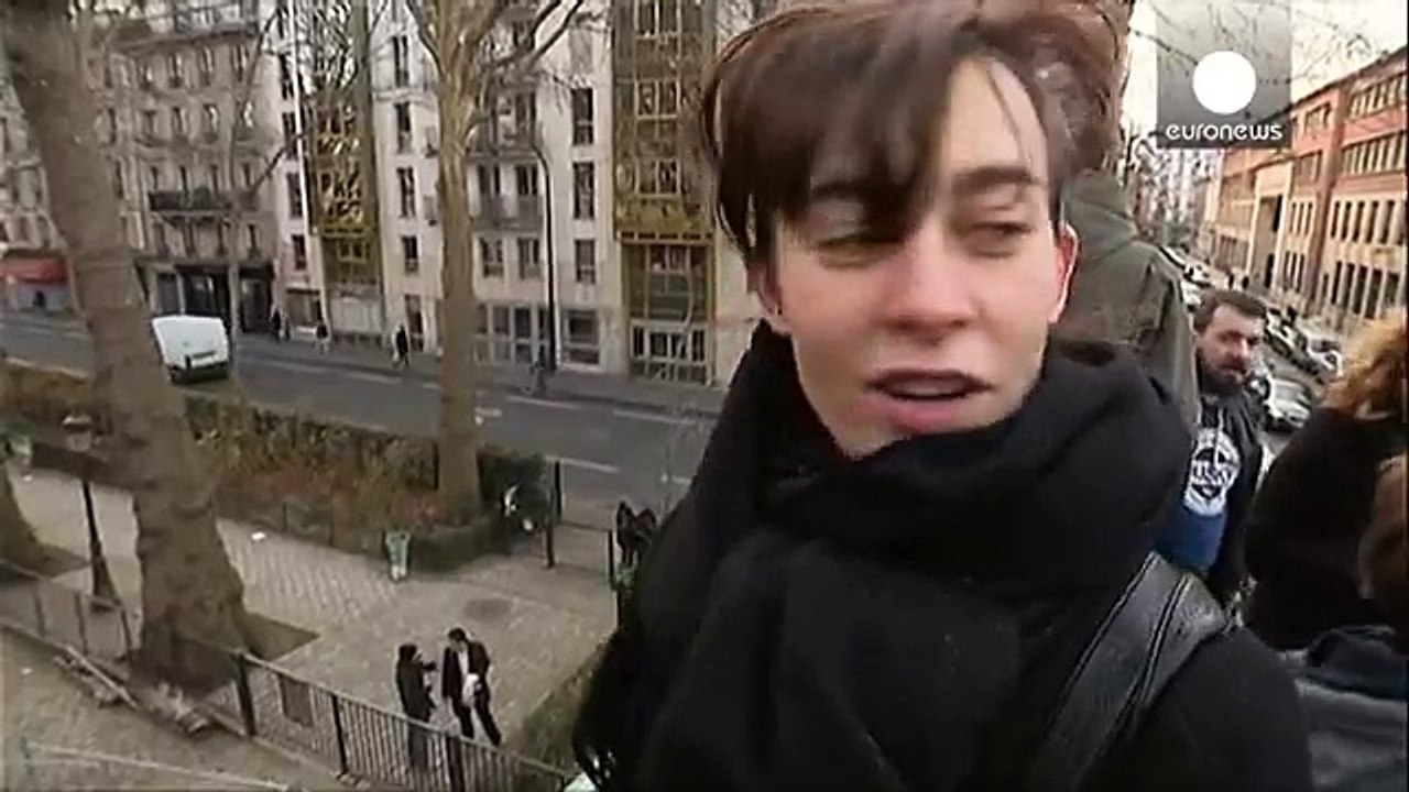 Coins, catfish, bikes and bottles: the treasures of Paris Canal Saint Martin