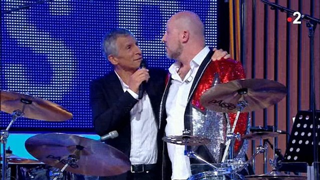 Nagui fait ses adieux à Richard, le batteur de N'oubliez pas les paroles qui quitte l'émission - Regardez