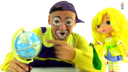 Videos for kids. Andrew the Clown blows up balloons.