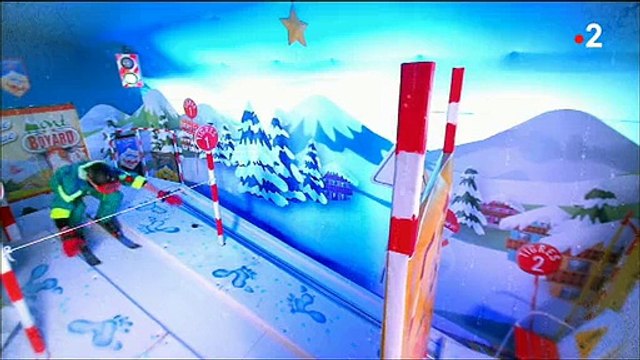 Fort Boyard : Les autres candidats hilares en regardant Maxime Guény en pleine galère à l'épreuve du ski - Regardez