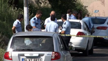 Üsküdar’da bir genç aracının içerisinde ölü bulundu