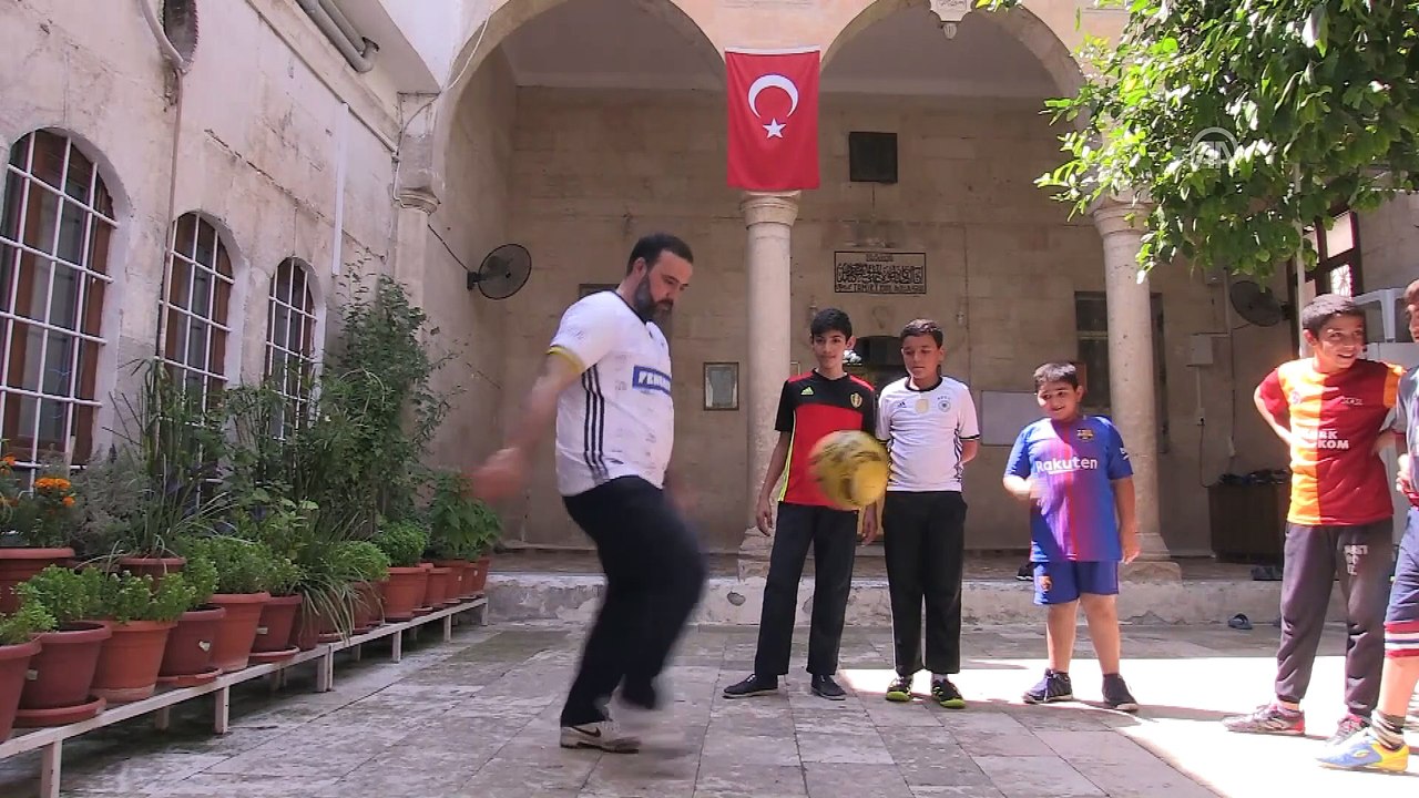 Camide imam halı sahada antrenör - ŞANLIURFA