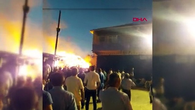 Düğünde atılan havai fişekler yangın çıkardı