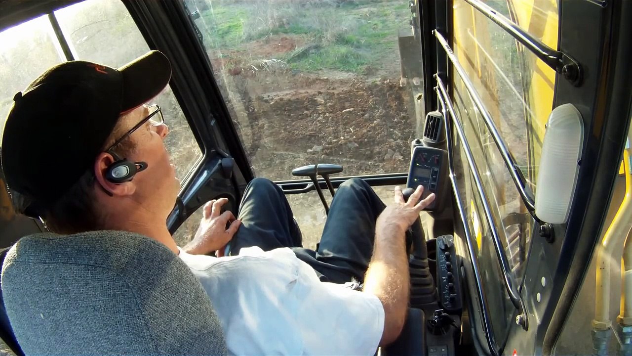 John Deere 160C LC Excavator How Operator Controls Work (Basic)