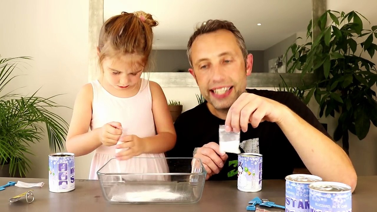 DE LA NEIGE EN ETE !!! On fabrique de la neige avec de l'eau et de la poudre magique ! BANGGOOD