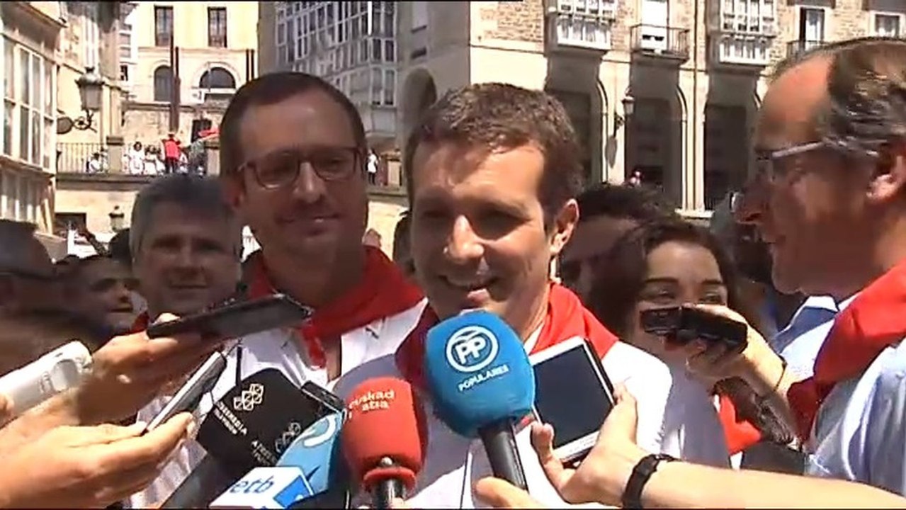 Pablo Casado, increpado en Vitoria