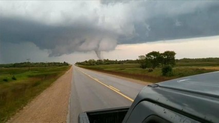 Une tornade impressionnante au Canada