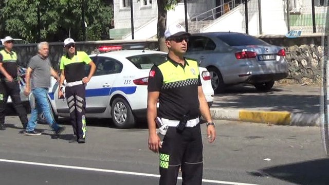 Durdurulan minibüsün içinden 5 büyükbaş kurbanlık çıktı