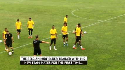 لقطة: كرة قدم: الوافد الجديد فيتسيل يتدرّب للمرّة الأولى مع بوروسيا دورتموند