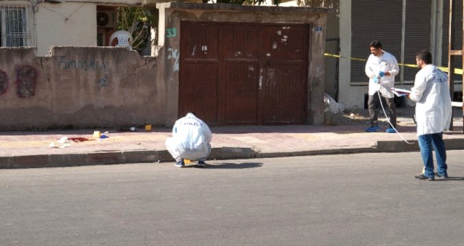 Batman'da Dehşet! Cani Koca, Sokak Ortasında Önce Karısına Sonra Kendi Kafasına Sıktı