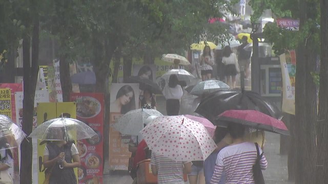 [날씨] 찜통더위 계속, 서울 34.9℃...내일도 폭염 속 소나기 / YTN