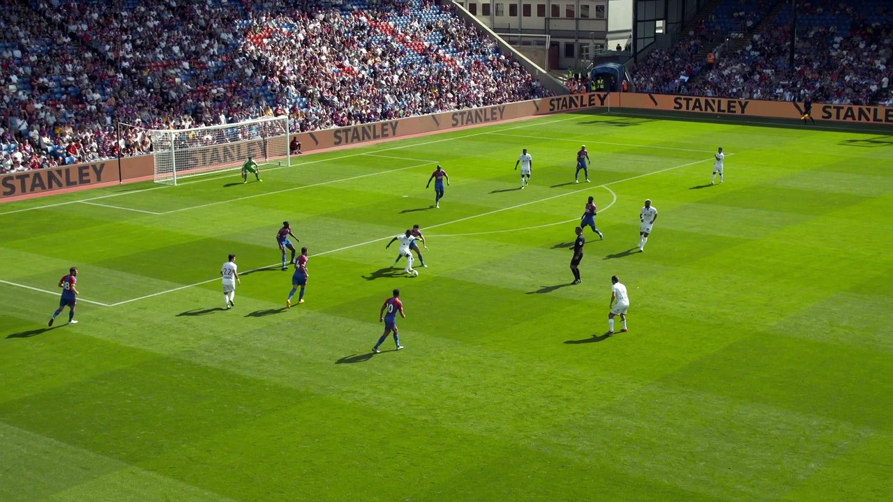 Le but d'Aaaron Leya Iseka contre Crystal Palace