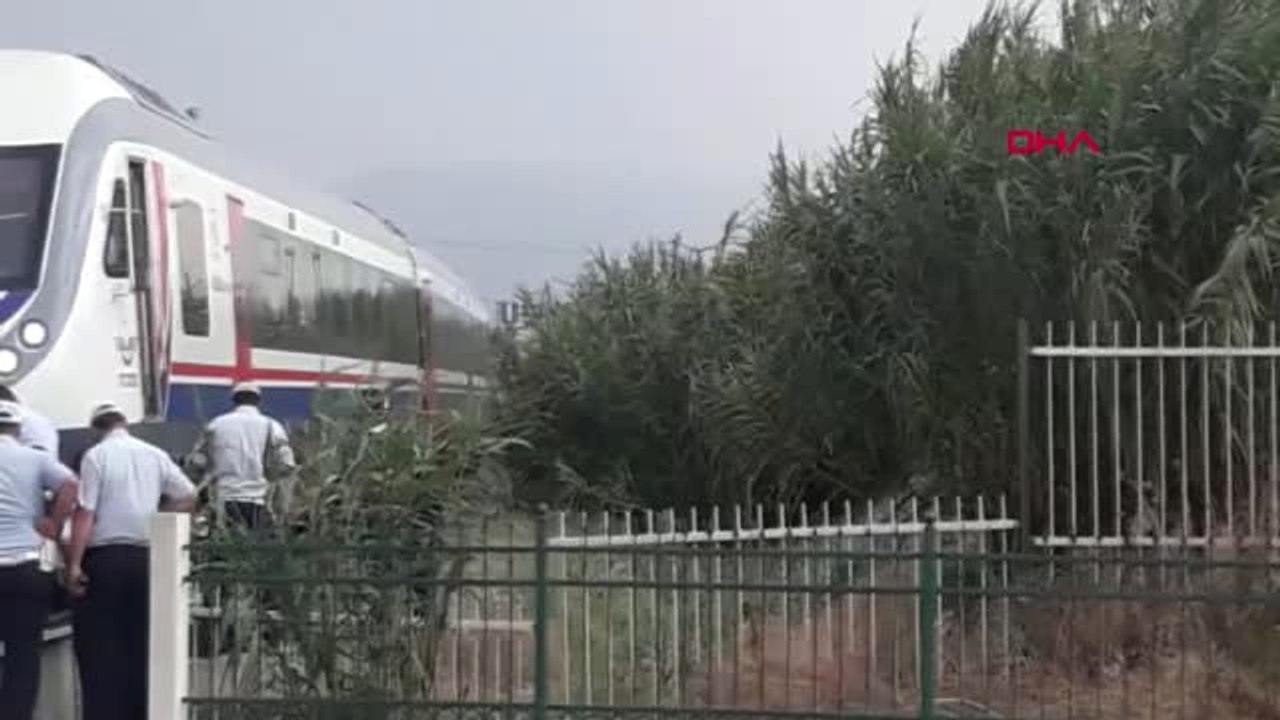 Aydın'da, Rayların Üzerinde Oturan Yaşlı Adama Tren Çarptı