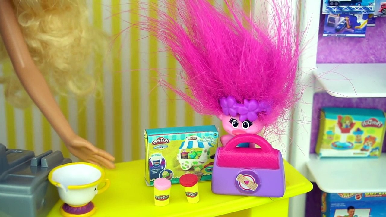Barbie and Chelsea go Shopping at The Toy Store DIY Miniature Play Doh for Dolls Titi Toys