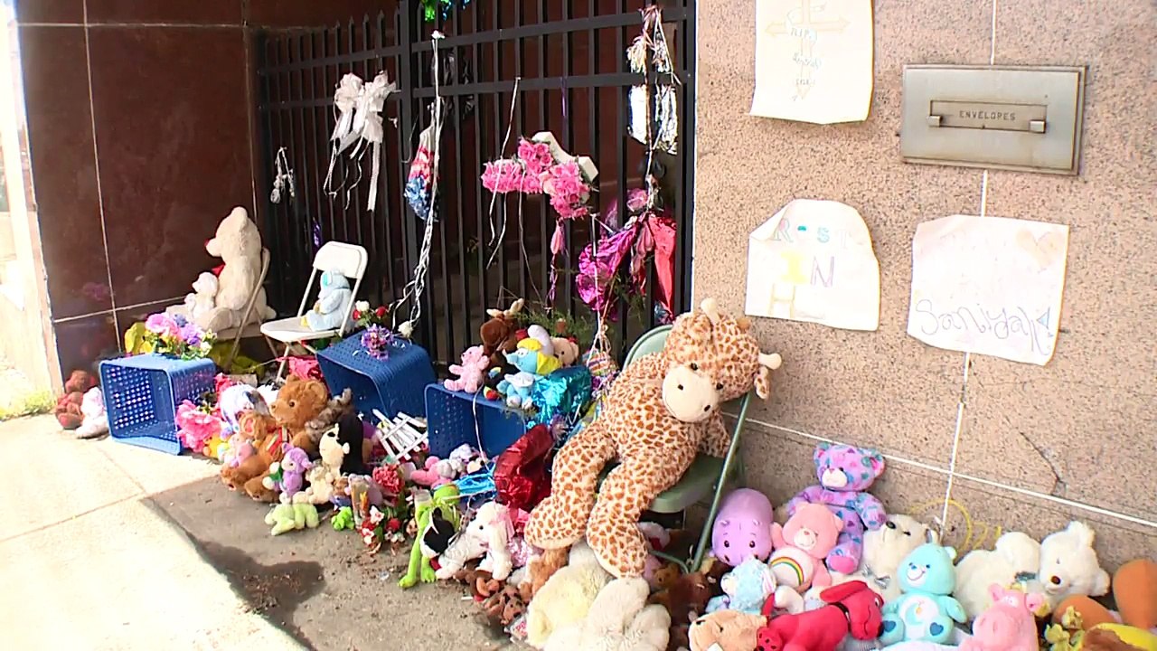 Mother of Girl Killed by Stray Bullet Wants Parents of Criminals to Pay