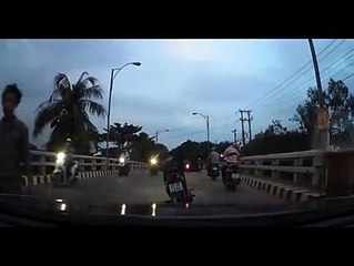 Cái kết rất đáng cho trẻ trâu, coi mà sướng con mắt