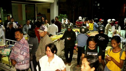 Suben a más de 80 los muertos por terremoto en Indonesia