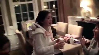 Girl Cries When She Gets an iPhone 5c for Christmas